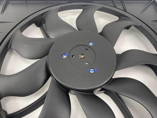 مروحة رادياتور التبريد الكهربائية للفولكسفاغن ملفوليفان 850W 7E0121205B 7E0121205J