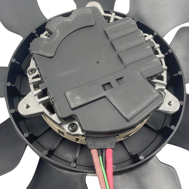 مستوى 600W ISO TS15949 نظام تبريد محرك السيارات مروحة تبريد لشركة فولكس فاجن تواريغ